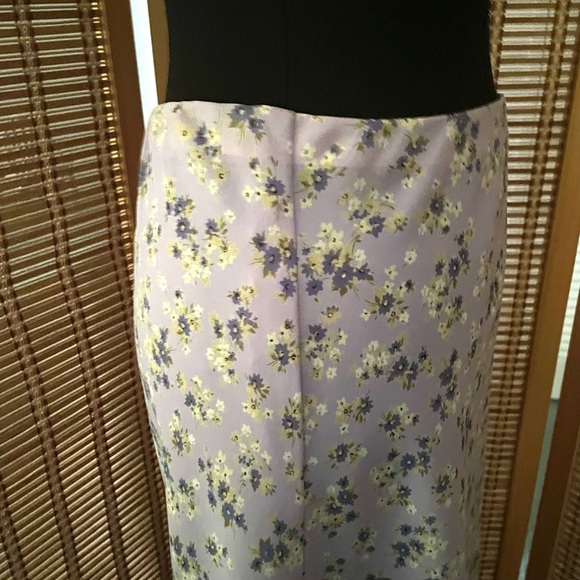 Tribal brand floral maxi skirt with lavender background stretch waist, size 10 - Picture 4 of 15